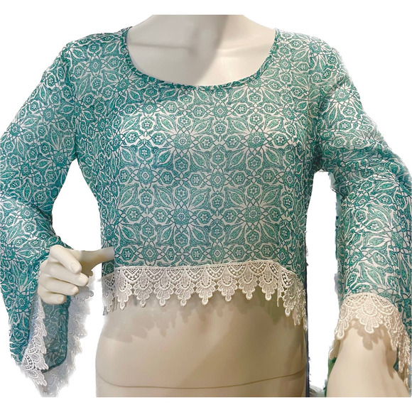 SHOW ME YOUR MUMU Chappell Top Lace Bell Sleeve Cropped Size Medium - Picture 4 of 9